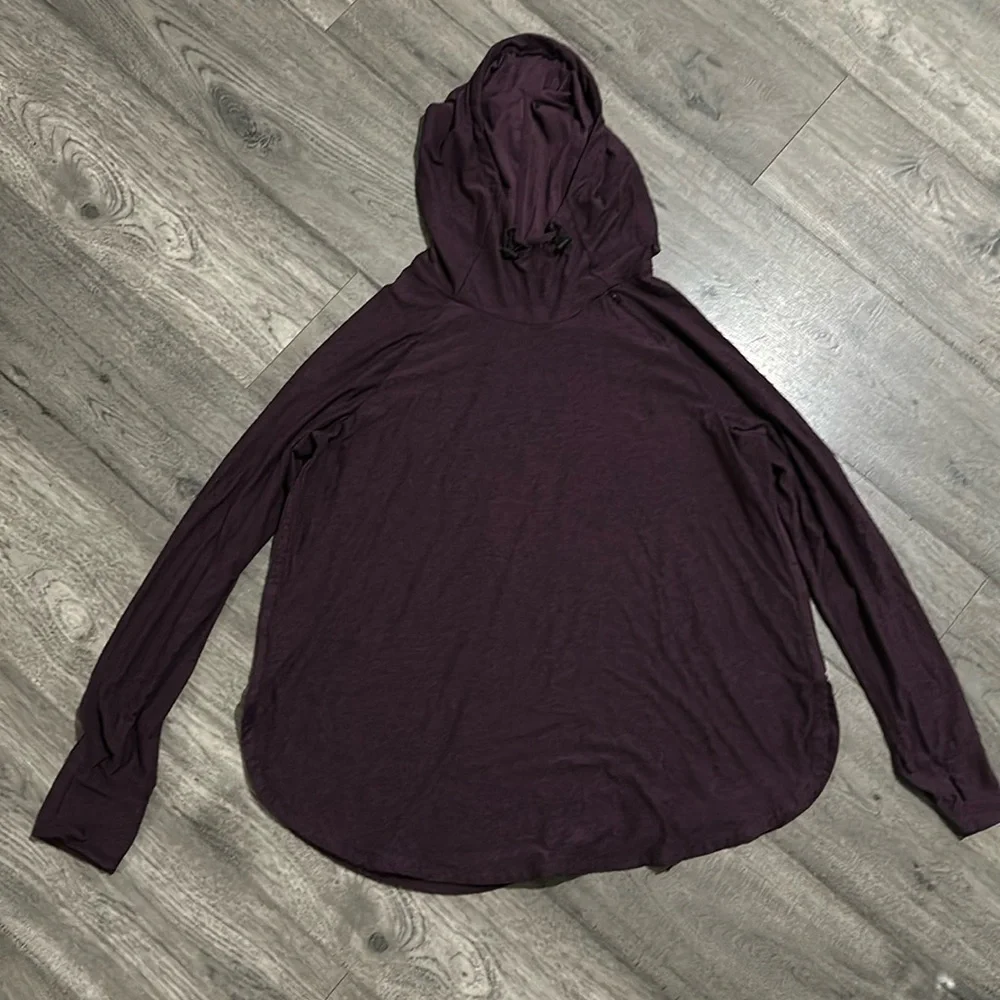 We wander running hoodie - Picture 1 of 4